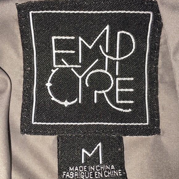 windbreaker - Picture 2 of 4